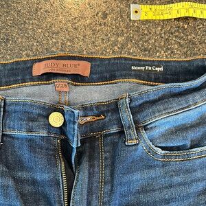 Judy Blue Dark Wash Capri Jeans